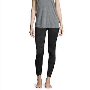 Spanx Look at Me Now Camo Seamless Leggings Gray Black Size XL